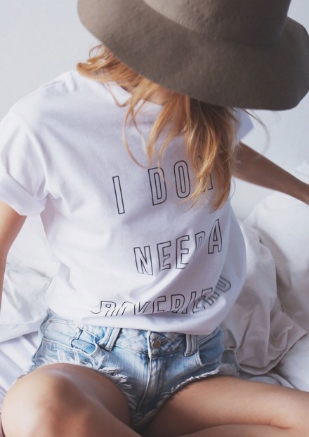 I DONT NEED A BOYFRIEND T-SHIRT I DONT NEED A BOYFRIEND T-SHIRT